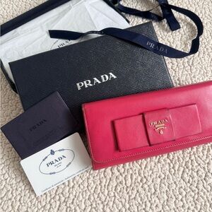 Authentic Prada Saffiano Leather Bi-Fold Bow Logo Long Wallet w/ Box